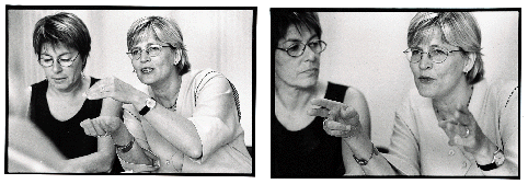 [Billede: 2 kvinder der taler]