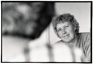 [Billede: Kvinde i et interview]