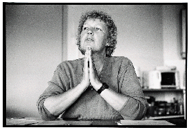 [Billede: Kvinde i interview 2]