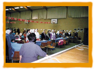 [Billede: M&oslash;de]