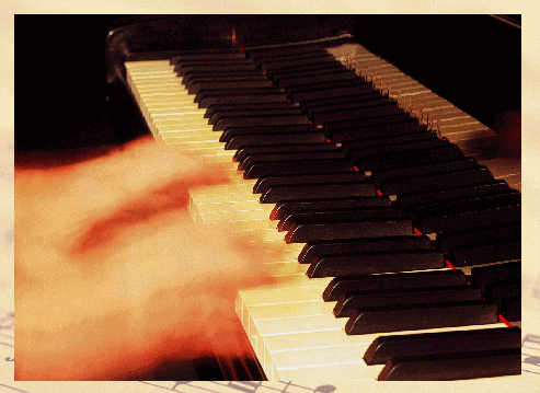 [Billede: Tangenterne på et klaver. En person spiller.]