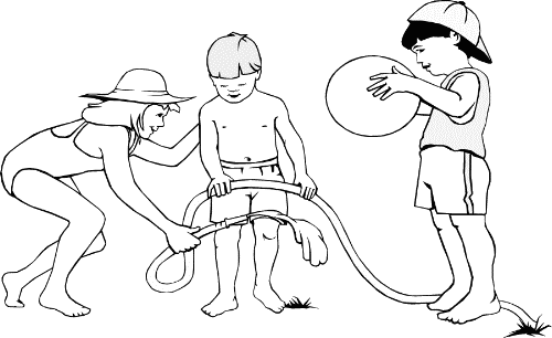 [Billede: tegning af tre børn, hvoraf de to står med en vandslange, og den tredje med en badebold]