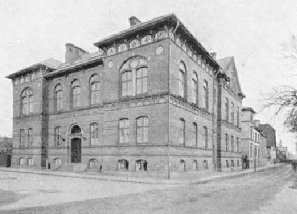 [Billede: Her ses Vejle Tekniske Skoles oprindelige bygning.] 