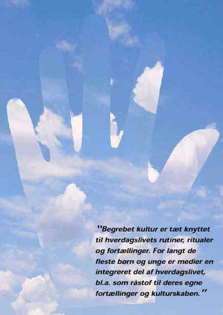[Billede: en blå himmel, hvor der i forgrunden er en silhuet af en hånd.]